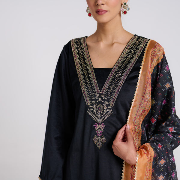 Black Embroidered Zareen Velvet Set with Dupatta