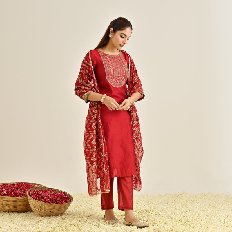 Red Festive Embroidered Kurta Set with Embroidered Dupatta & Yoke Detail