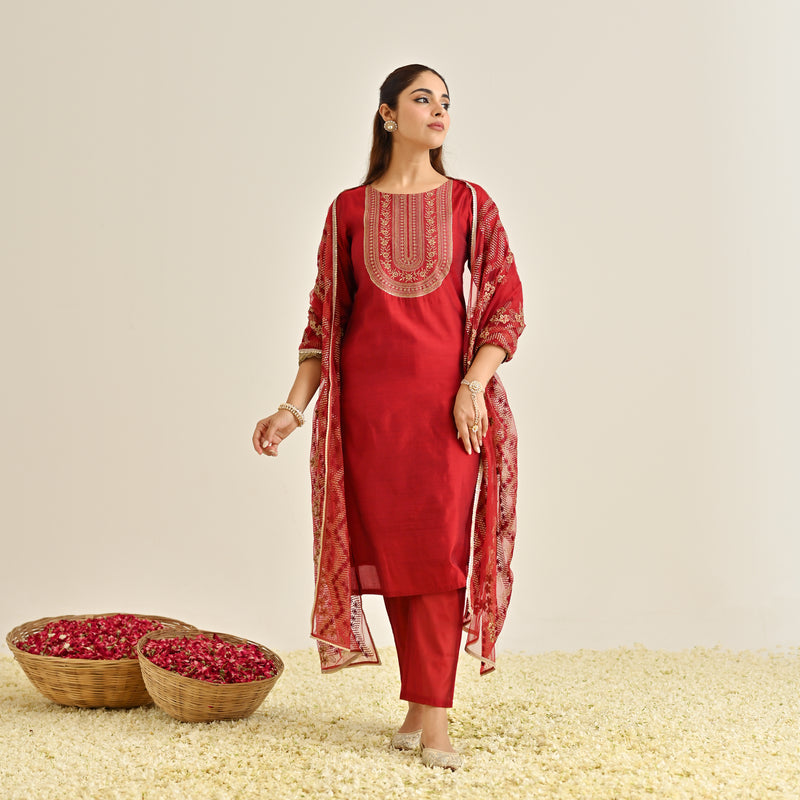 Red Festive Embroidered Kurta Set with Embroidered Dupatta & Yoke Detail