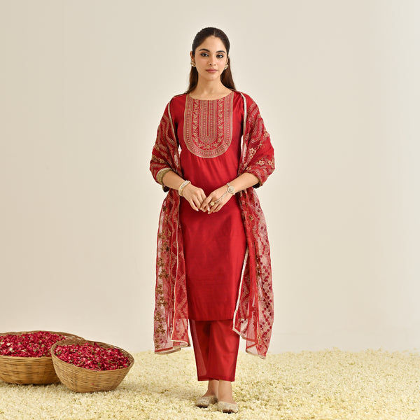 Red Festive Embroidered Kurta Set with Embroidered Dupatta & Yoke Detail