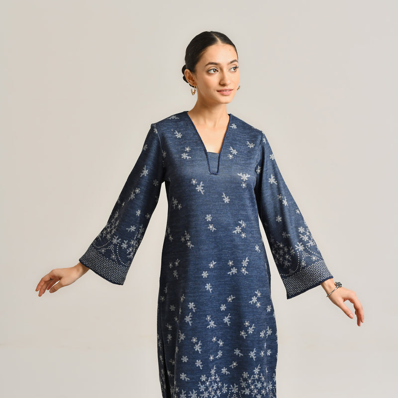 Blue Contemporary Woollen Kurta Set with Lace Detail