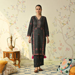 Black Embroidered & Phulkari Printed Woollen Kurta Pant Set